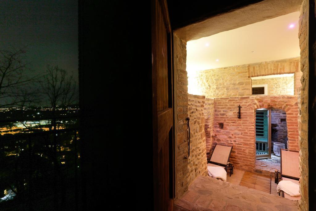 Castello Di Marano Sul Panaro - Room & Breakfast Luaran gambar
